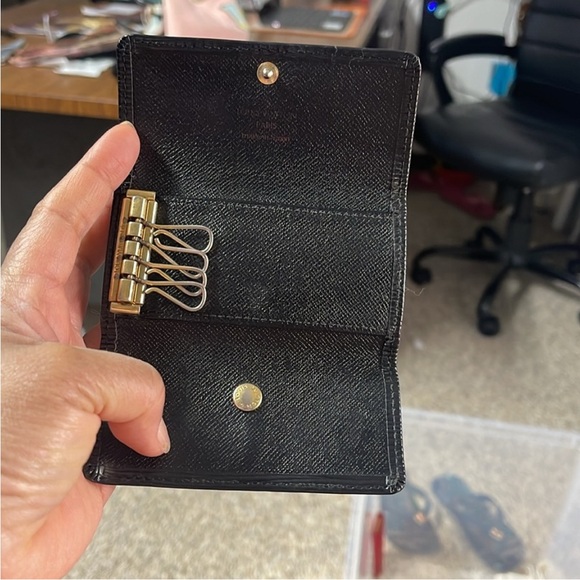 EPI KEY HOLDER LV - Picture 4 of 4